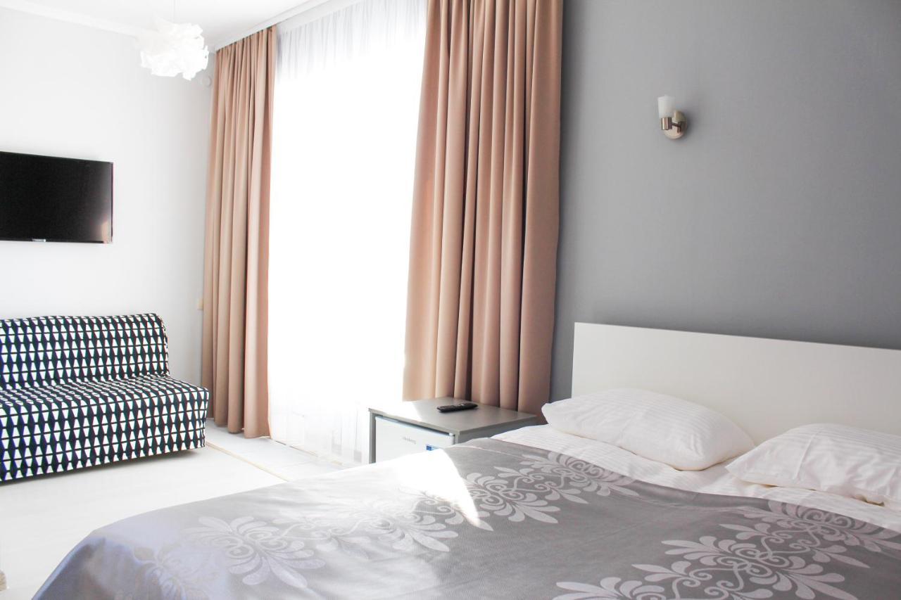 Scandi Hotel Makinsk Екстериор снимка